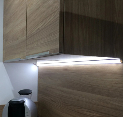 Guter Preis T5 90 45 Grad geführter Aluminiumkanal-Ecken-Streifen-Licht-Kühlkörper mit Pmma-Abdeckungs-Clip Online